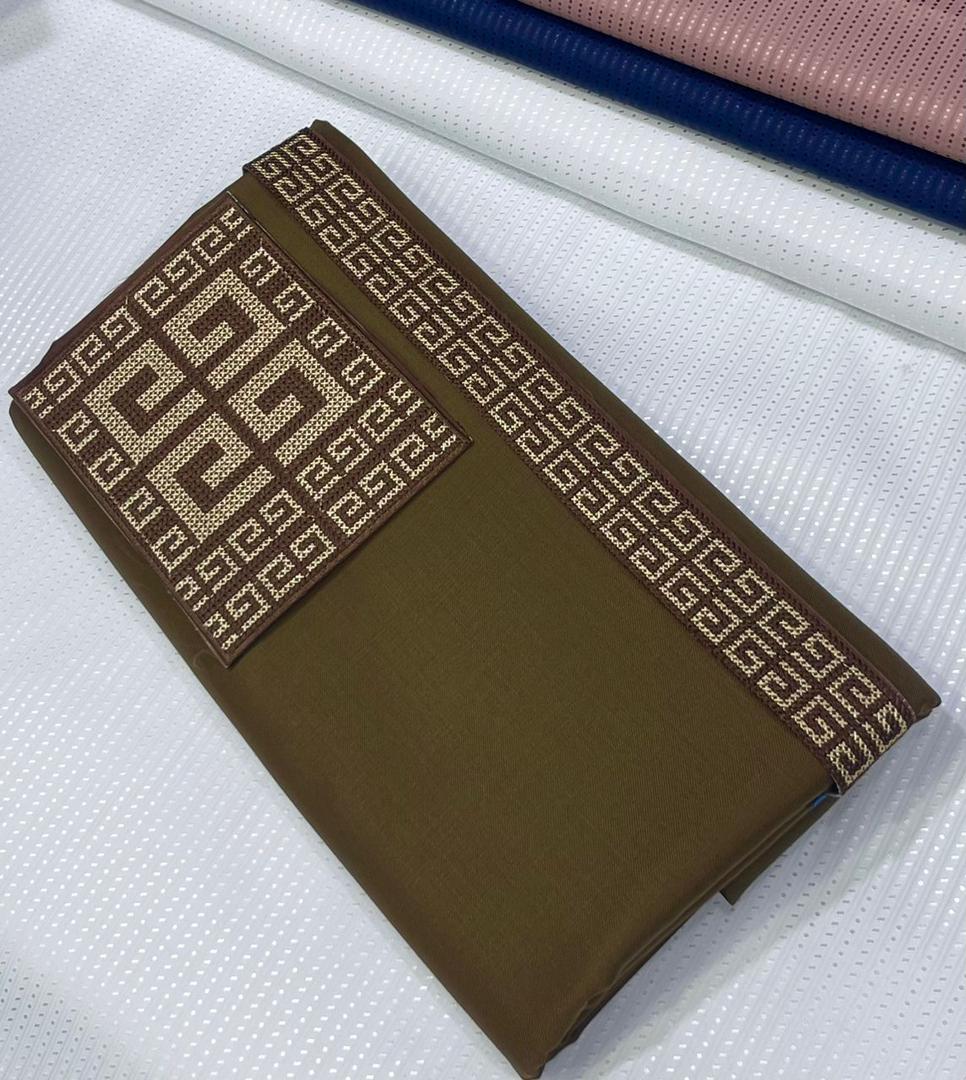 Tissu brodé - 3metres - Vue détaillée 4