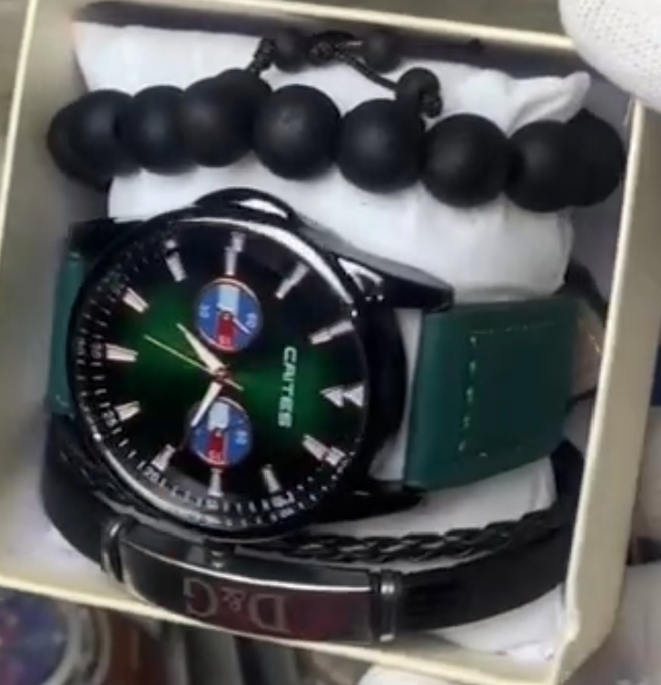 Montre  - Vue détaillée 1