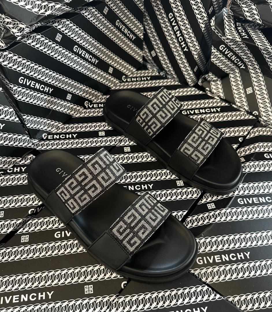 Givenchy - Vue détaillée 3