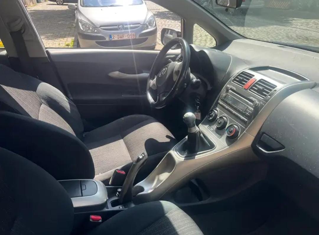 *🇮🇹 TOYOTA AURIS  - Vue détaillée 14