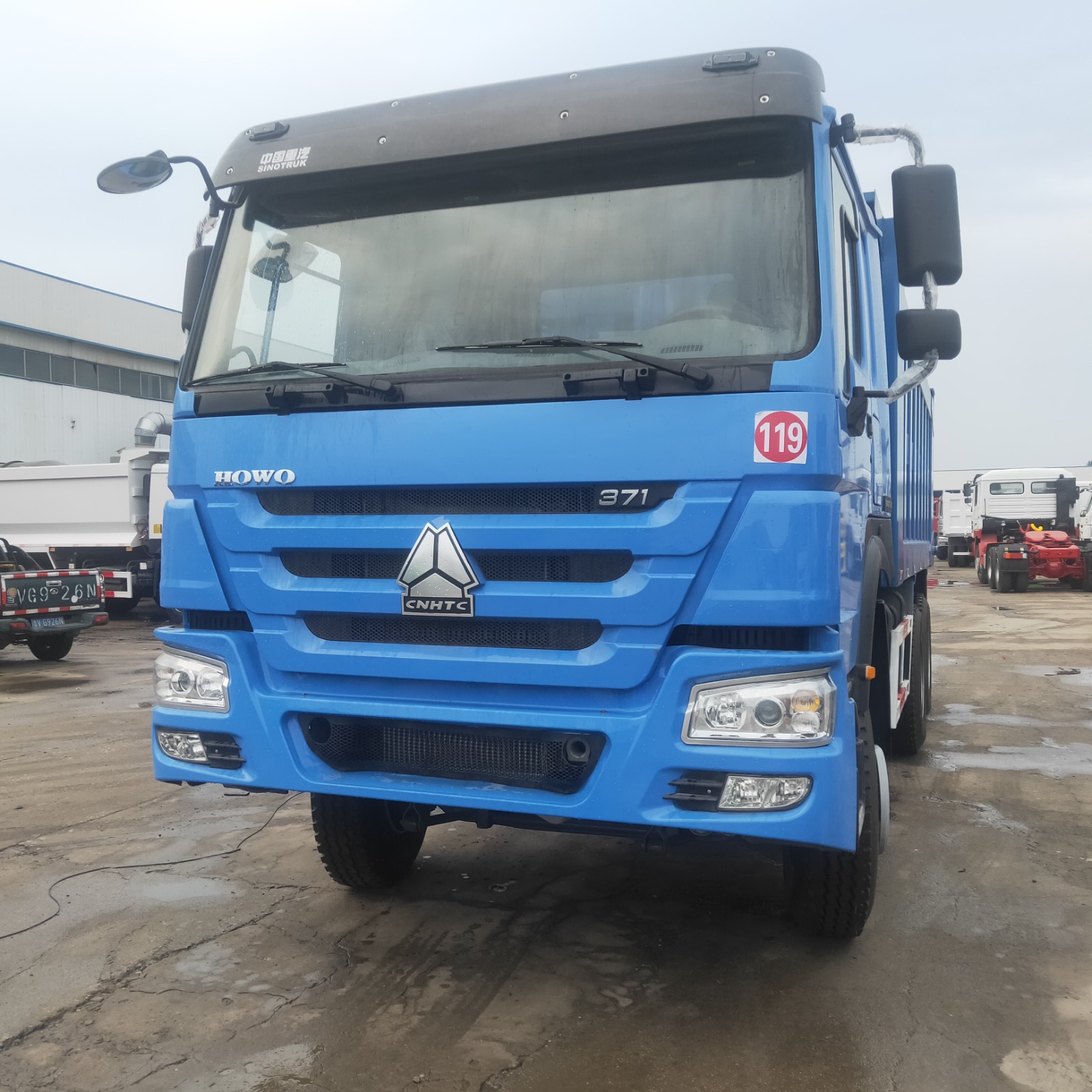 *🇮🇹 CAMION BENNE SINOTRUK - Vue détaillée 3