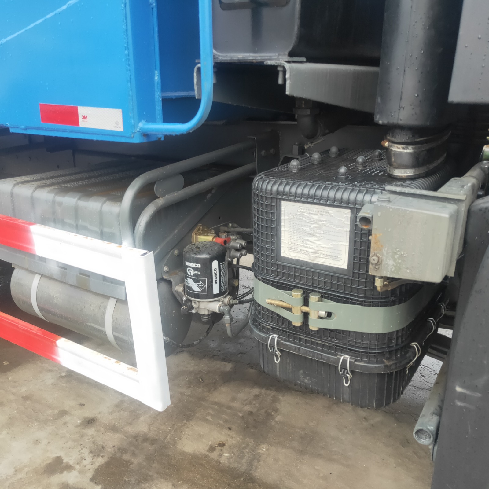 *🇮🇹 CAMION BENNE SINOTRUK - Vue détaillée 6