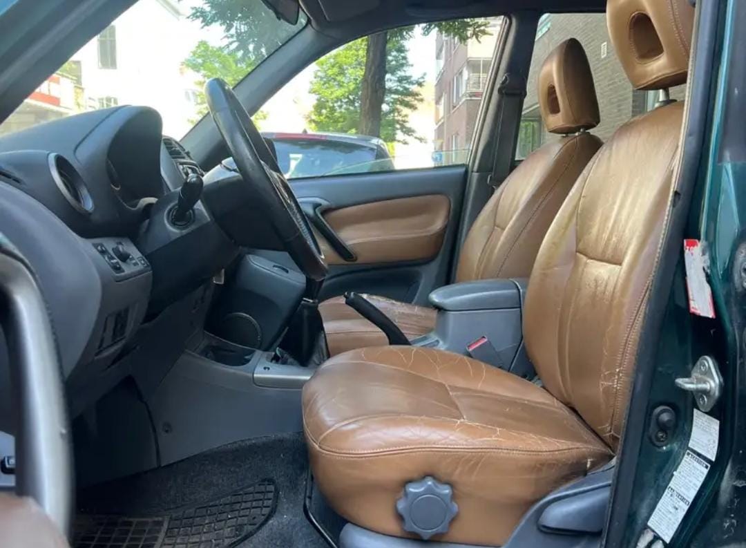 *🇮🇹 TOYOTA RAV4 - Vue détaillée 8