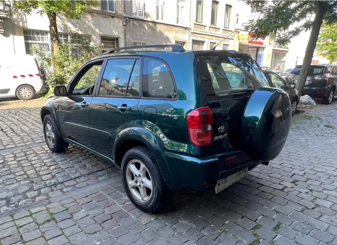 *🇮🇹 TOYOTA RAV4 - Vue détaillée 11