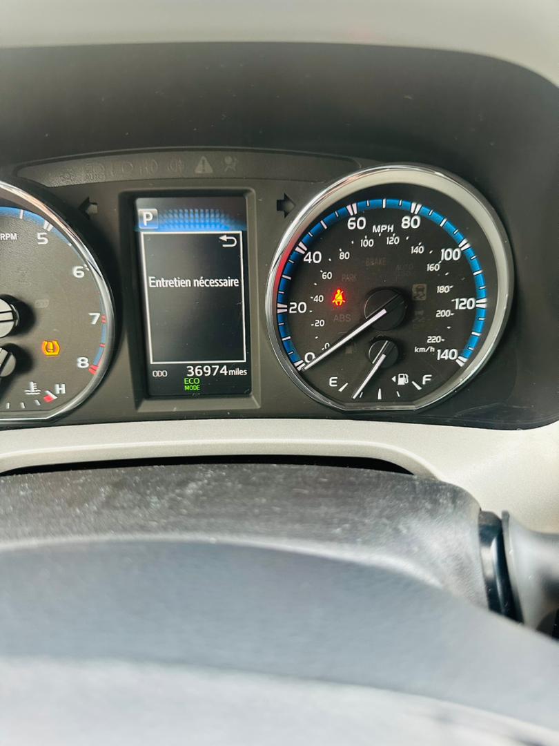 Voiture Toyota Rav4 - Vue détaillée 3