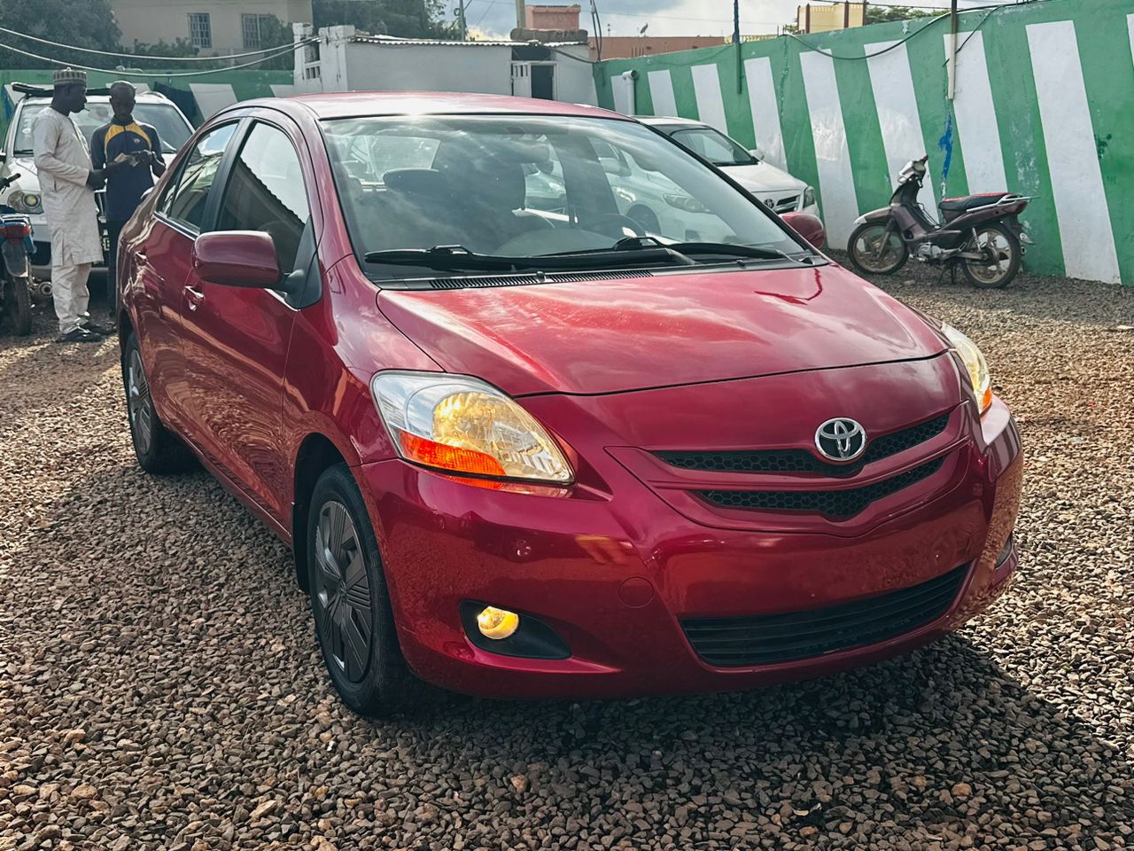 Toyota Yaris berline - Vue détaillée 1