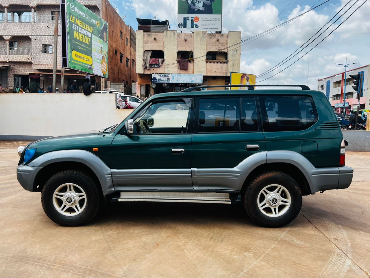 TOYOTA LAN CRUISER - Vue détaillée 3