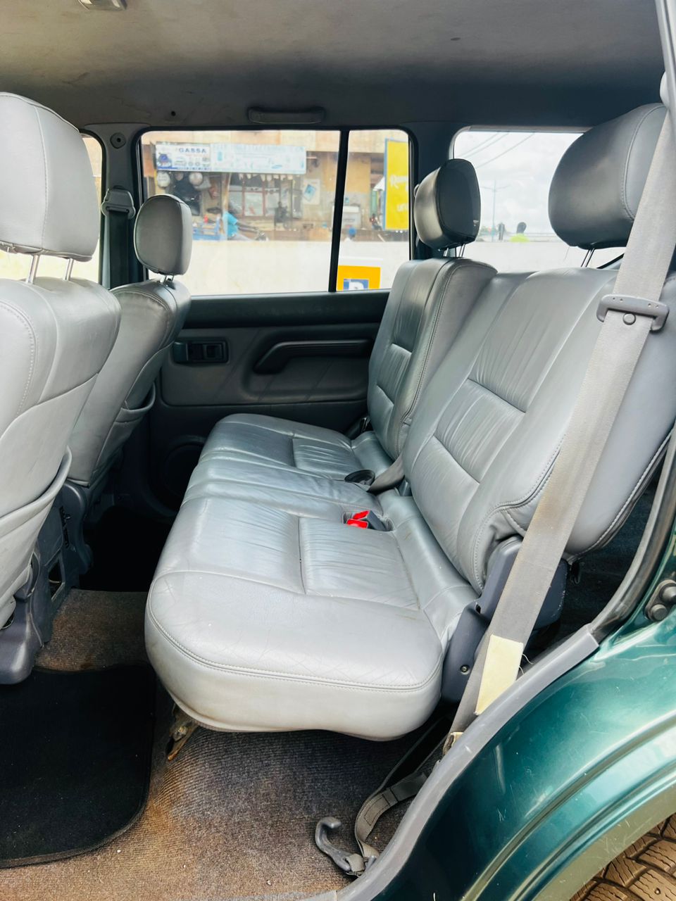 TOYOTA LAN CRUISER - Vue détaillée 4