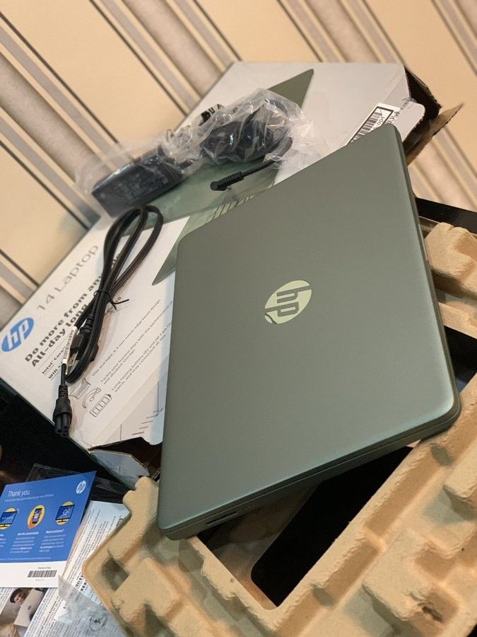 Ordinateur portable - Vue détaillée 1