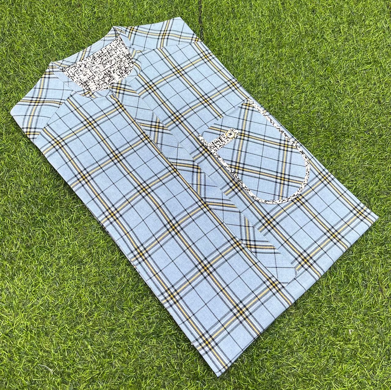 💎💎💫le Complet Original Nigérien - Haute Qualité et Élégance  ✨ Marque de Haute Qualité : Nos complets sont soigneusement cousus pour garantir une finition impeccable et une durabilité exceptionnelle.  👗 Tailles Standard : Disponibles en tailles standard p - Vue détaillée 5