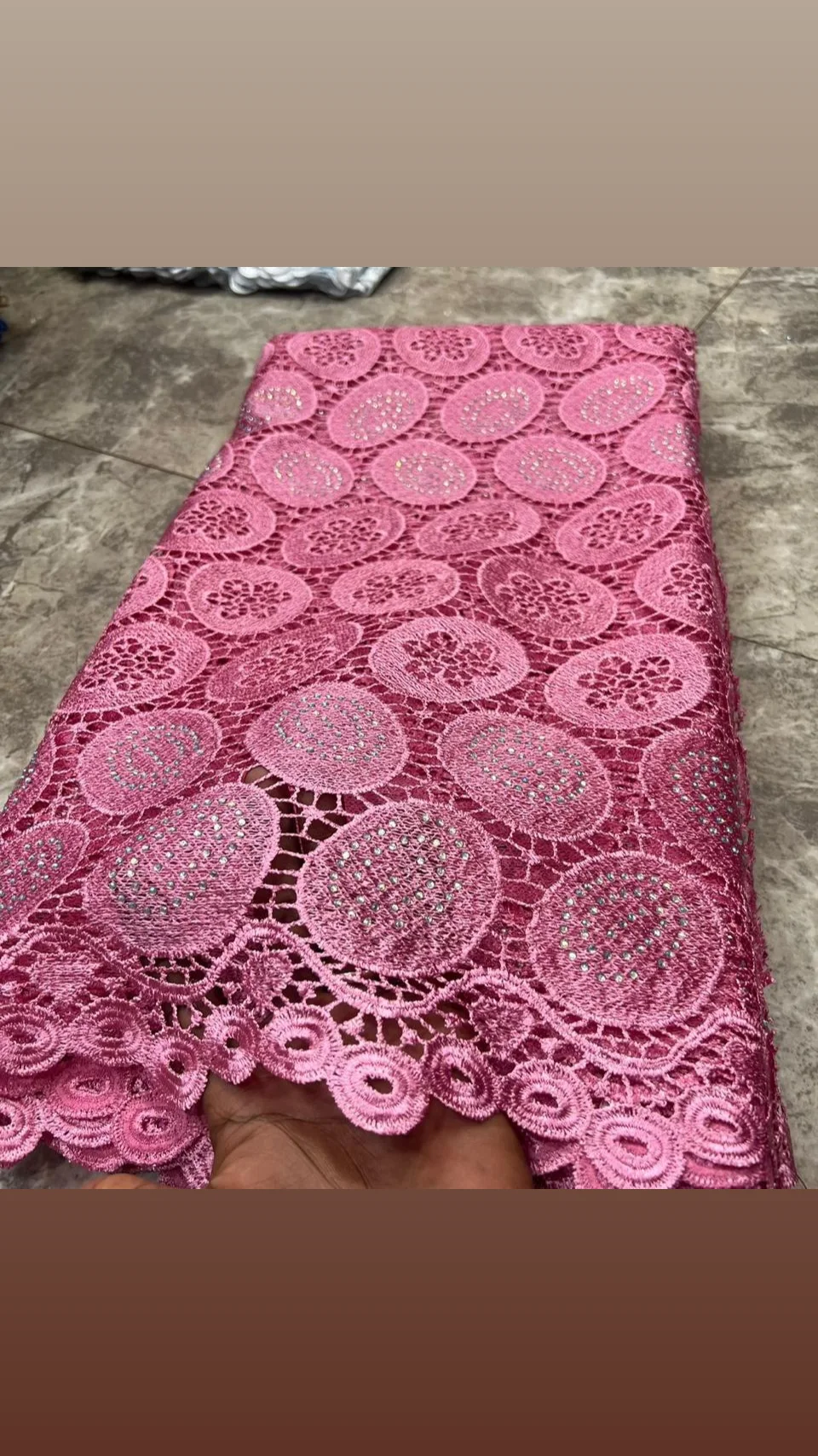 Brodé léger  - Vue détaillée 4