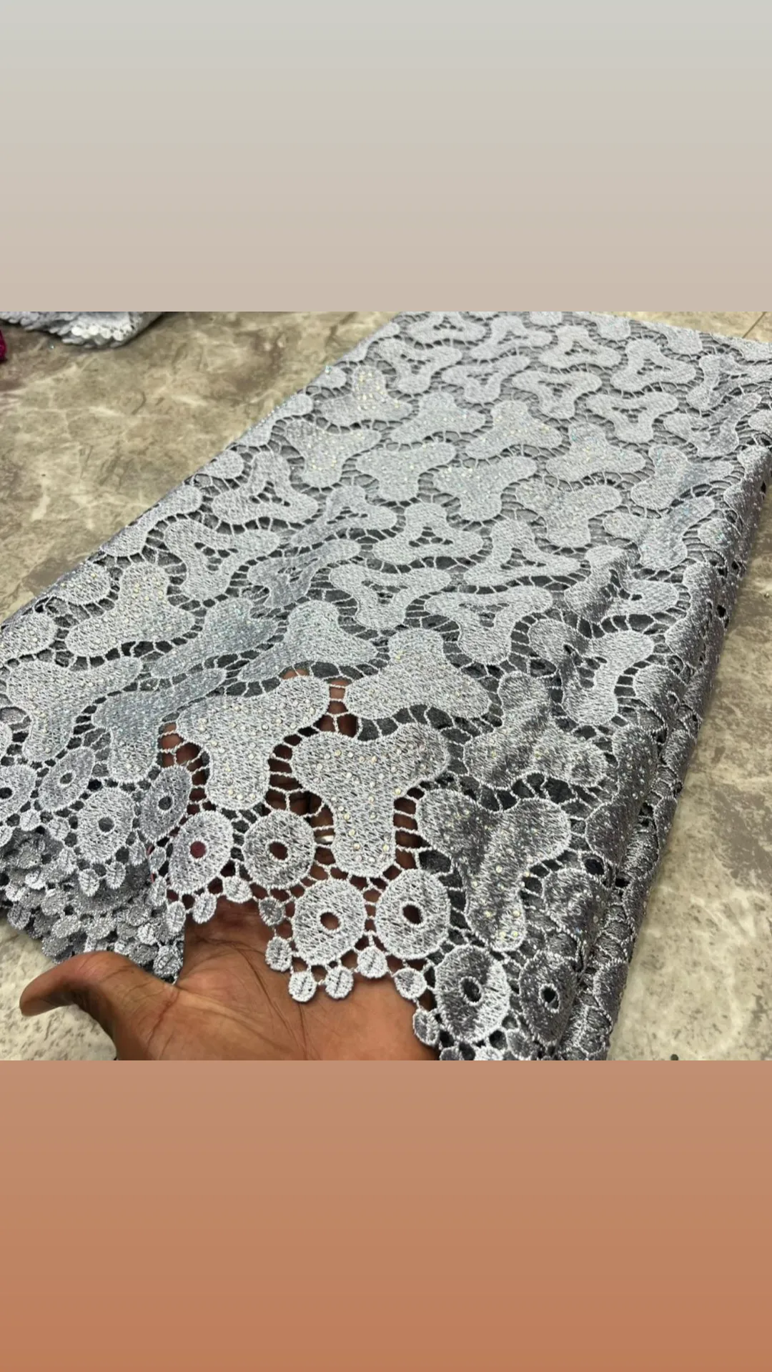 Brodé léger  - Vue détaillée 6