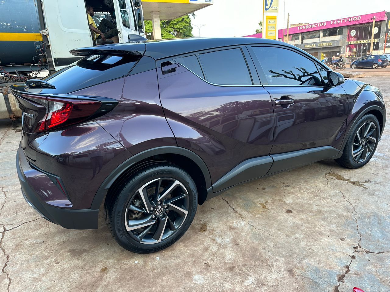 Toyota c-hr hybride  - Vue détaillée 2