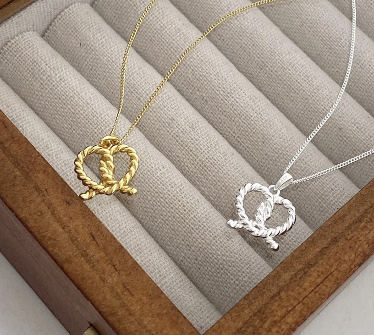Collier bijoux tendance pour femme  - Vue détaillée 2
