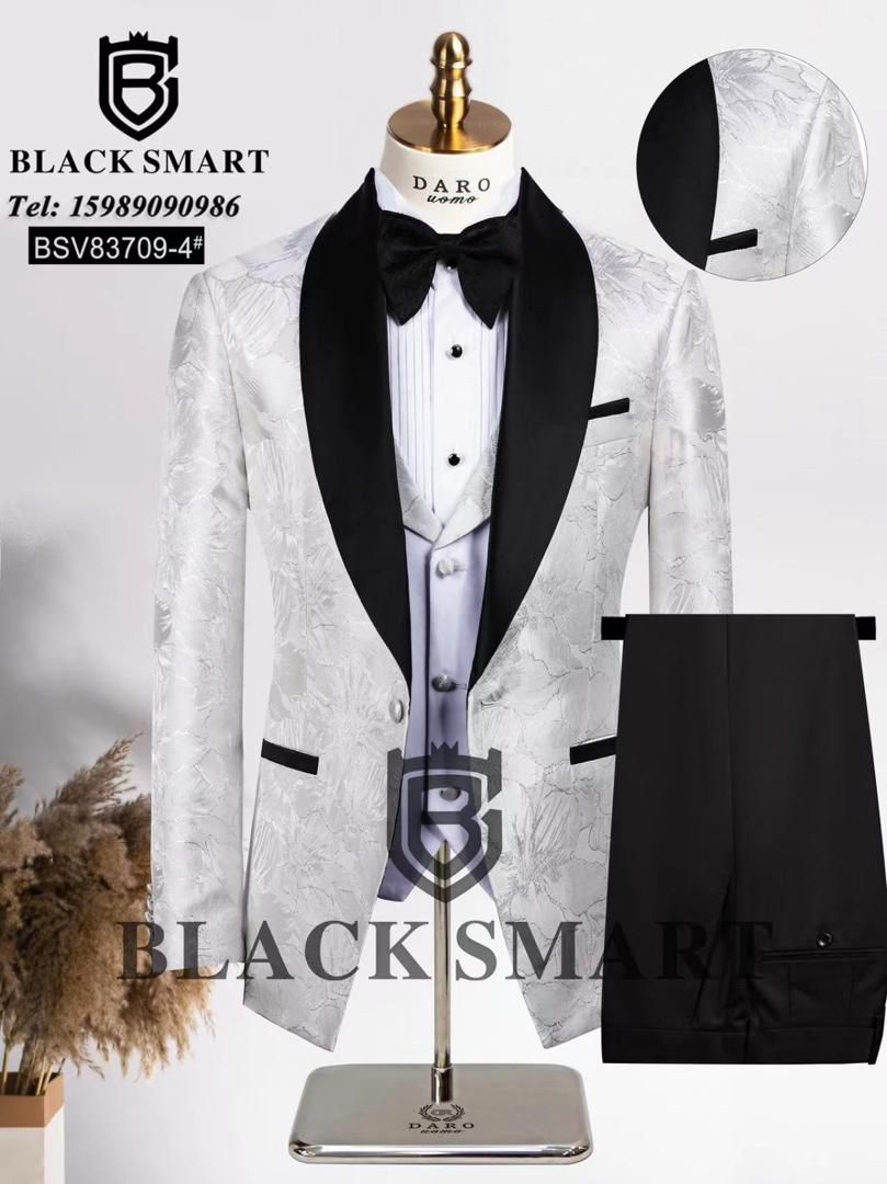 Costume  - Vue détaillée 17