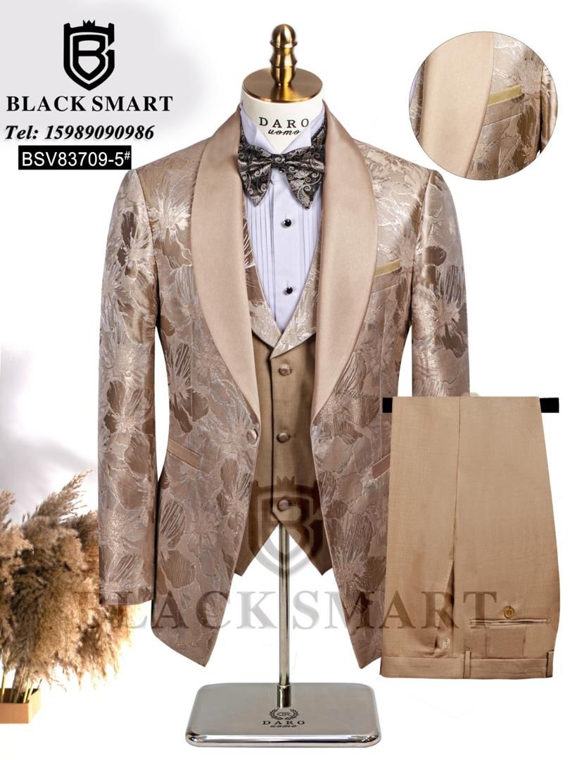 Costume  - Vue détaillée 19