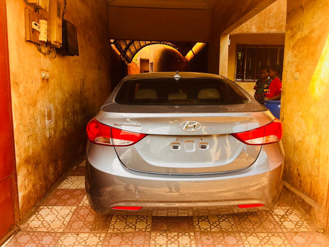 Hyundai Elantra à Vendre - Vue détaillée 3