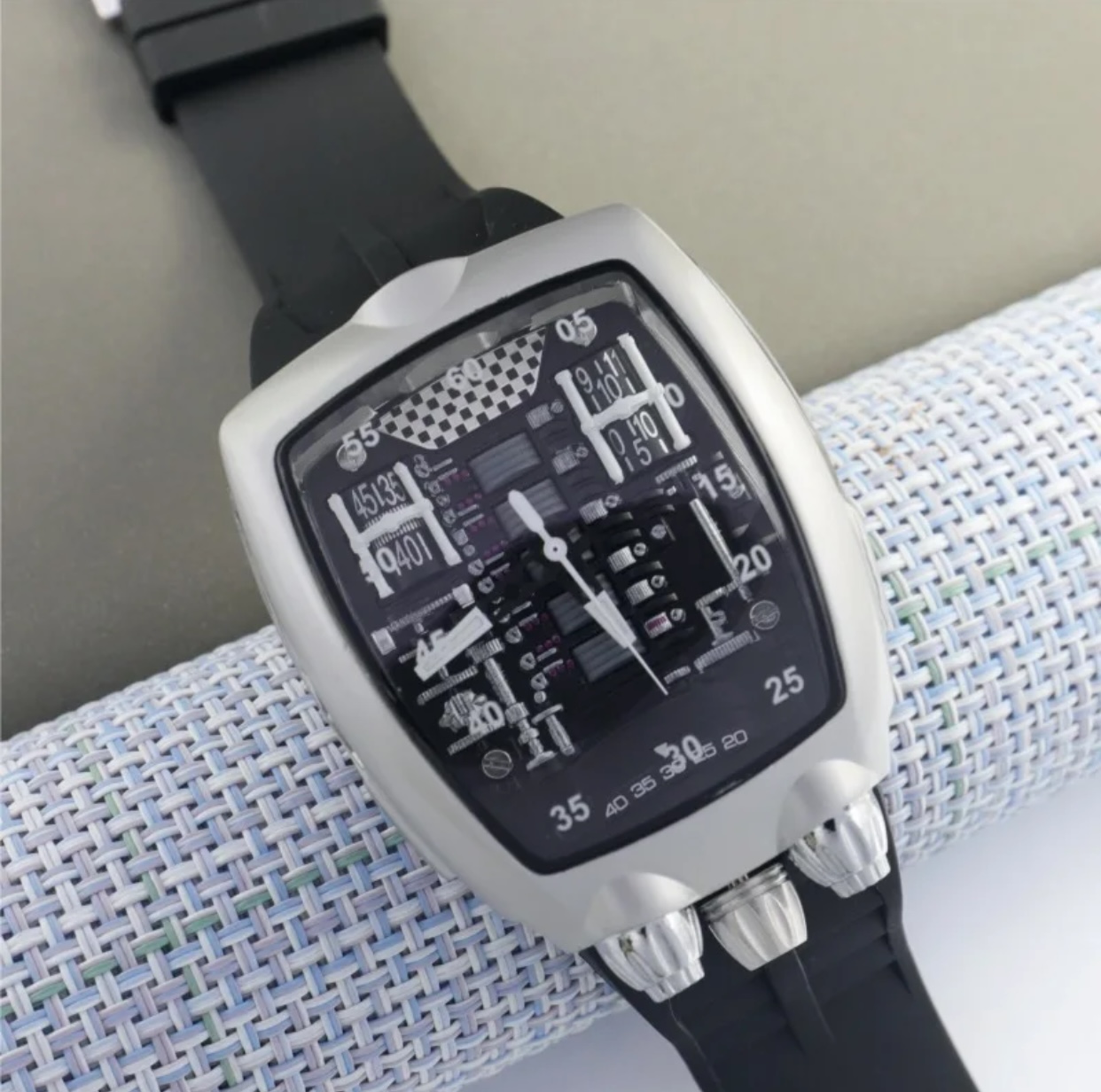 Montre  - Vue détaillée 1