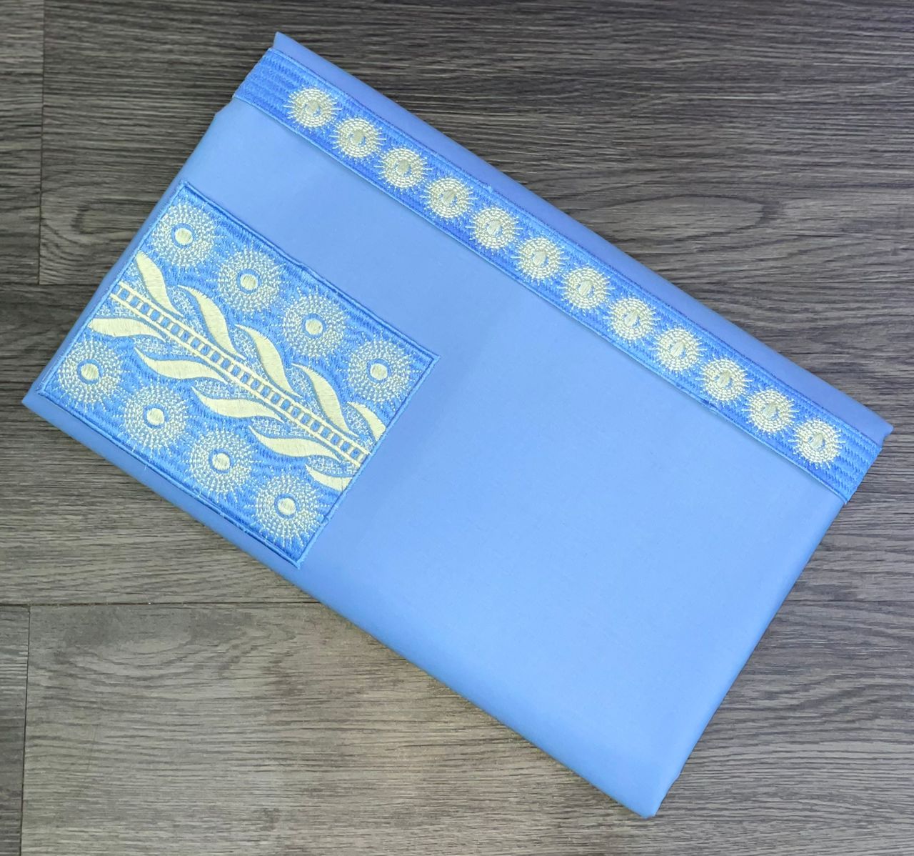 Tissu brodé  - Vue détaillée 5