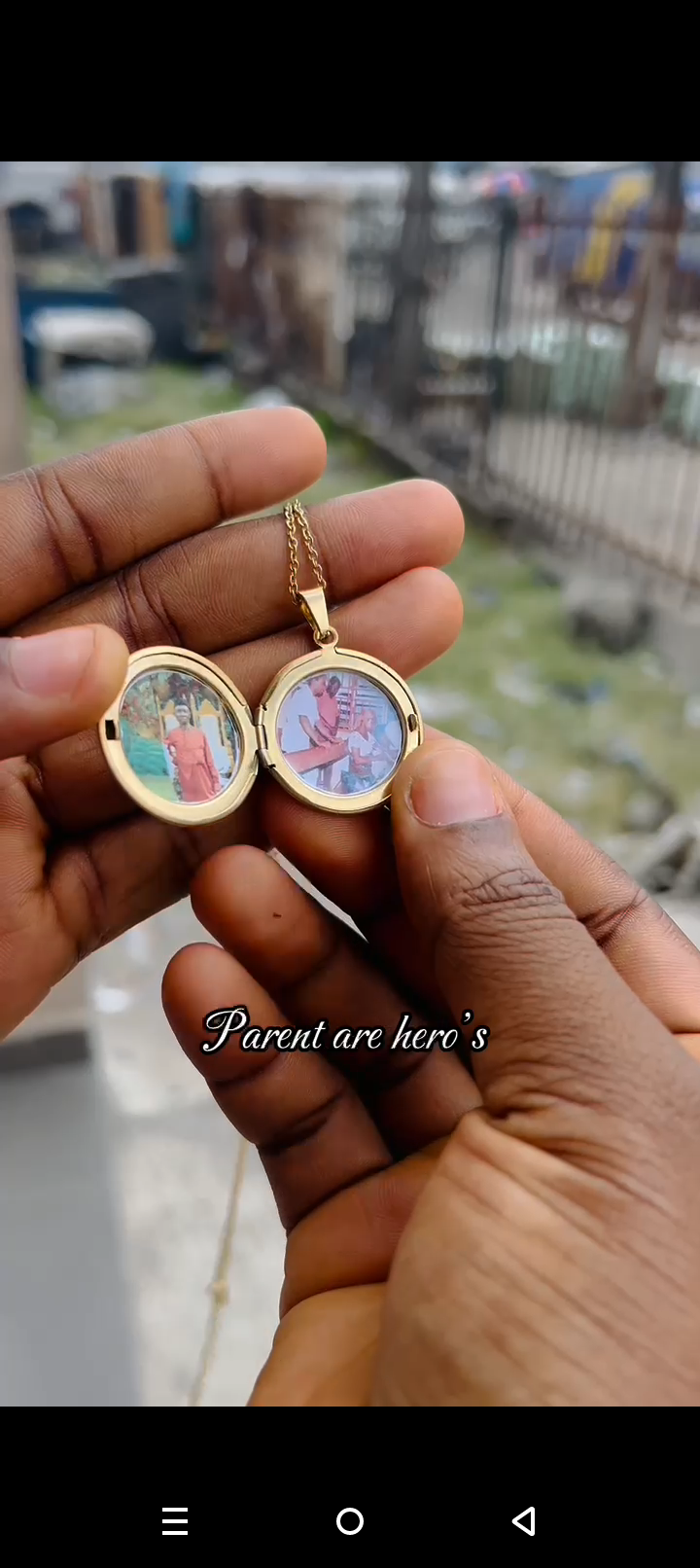 Médaillon  - Vue détaillée 1