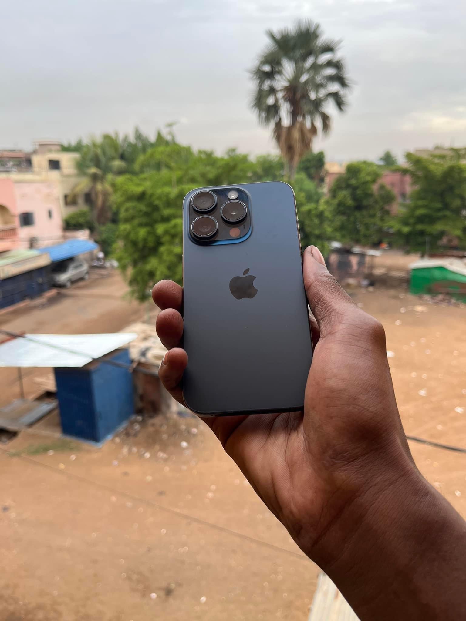 iPhone  - Vue détaillée 1