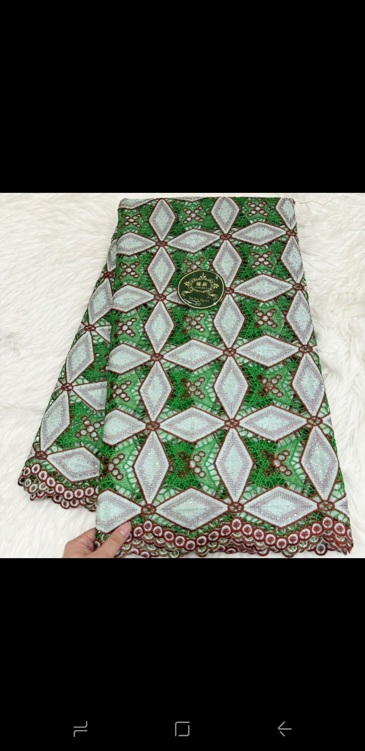 Broderie  - Vue détaillée 8