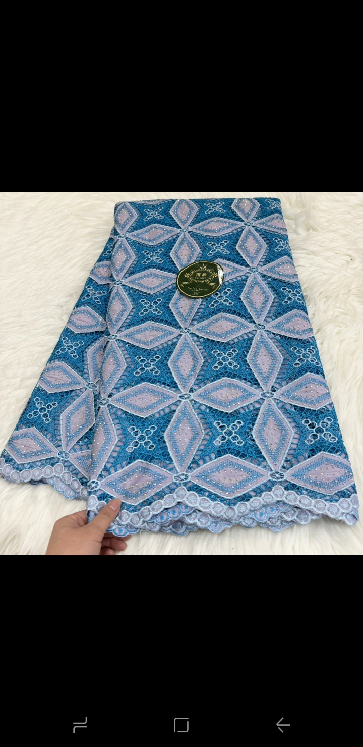 Broderie  - Vue détaillée 10