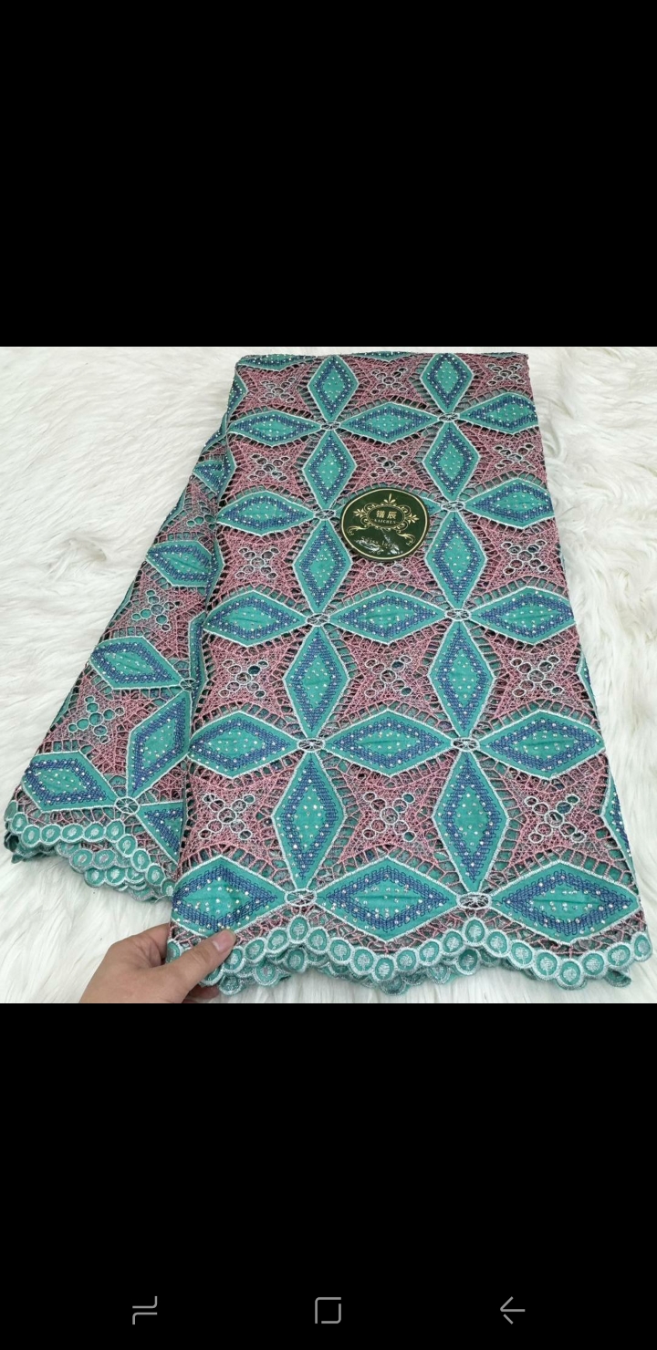 Broderie  - Vue détaillée 13