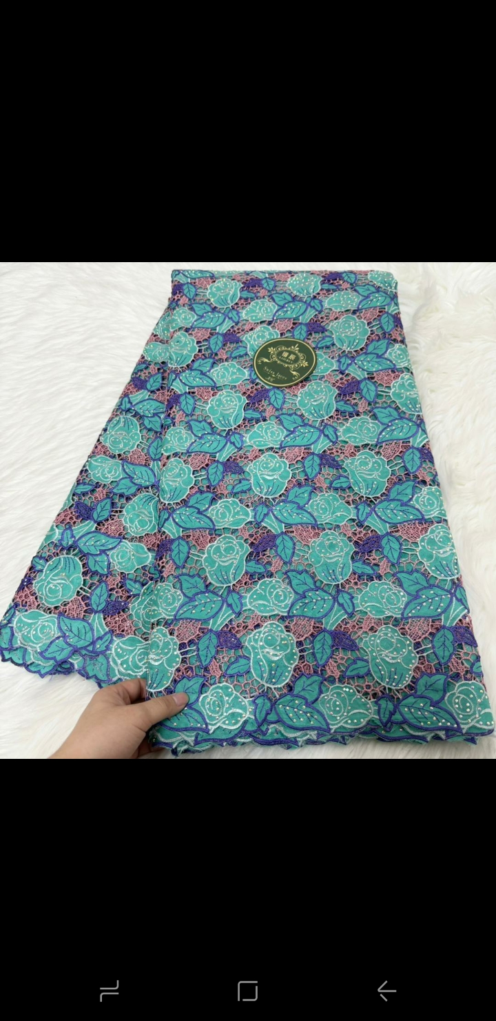 Broderie  - Vue détaillée 25