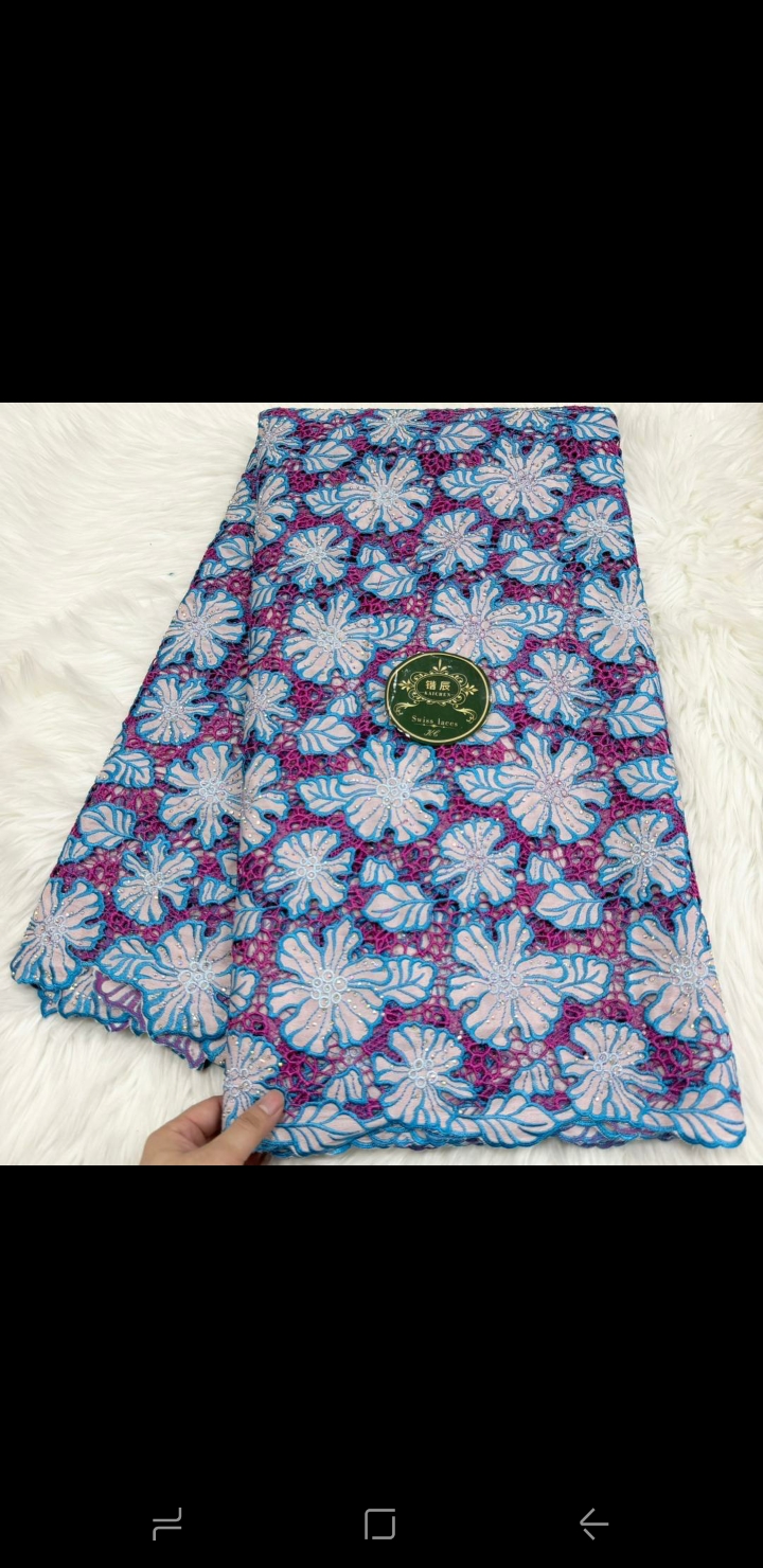 Broderie  - Vue détaillée 1