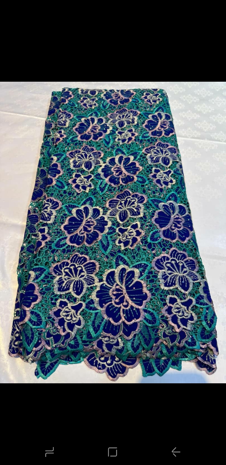 Broderie  - Vue détaillée 4