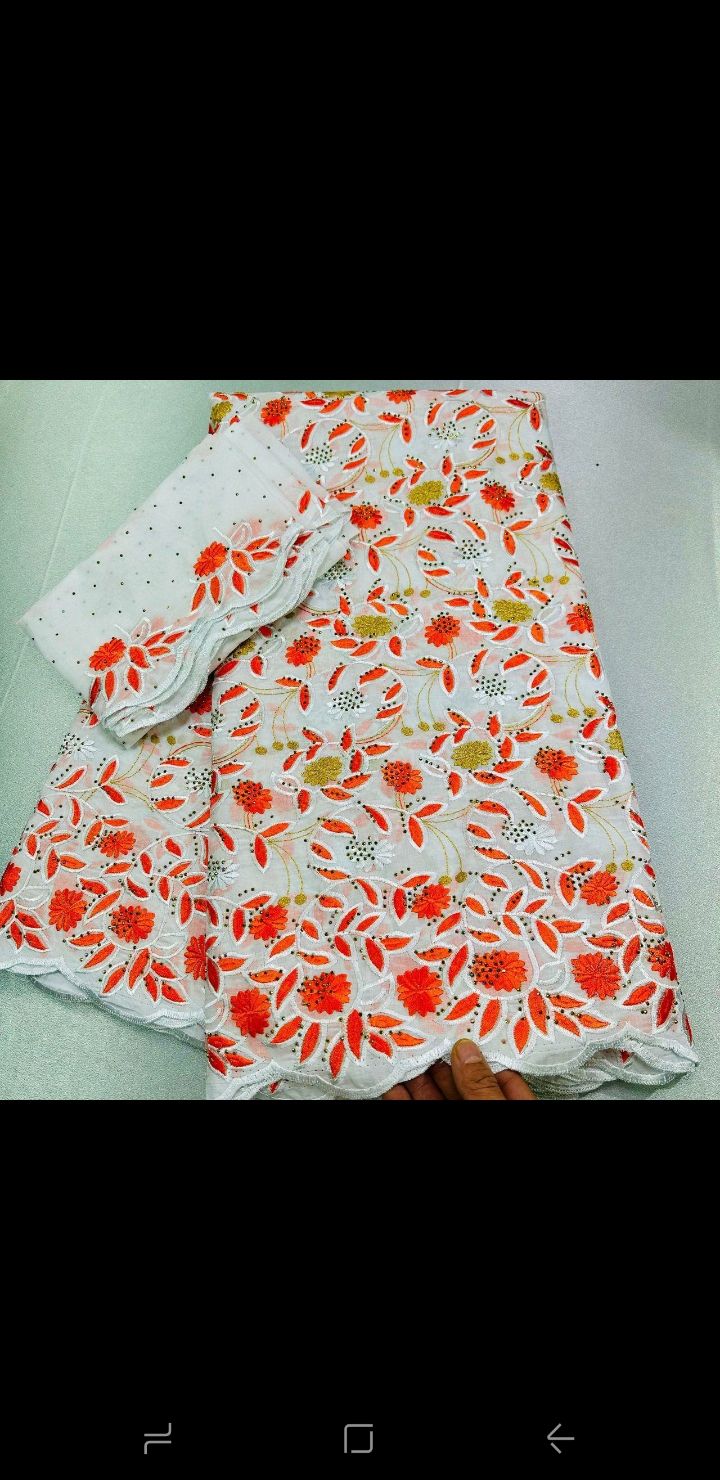 Broderie  - Vue détaillée 5