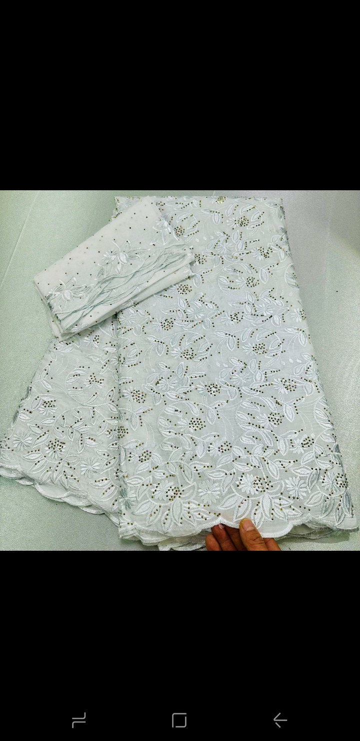 Broderie  - Vue détaillée 6