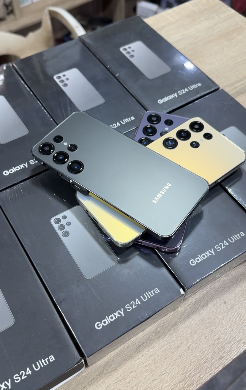 Camon 30, Samsung s24 ultra  - Vue détaillée 2