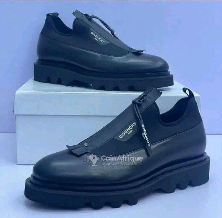 Givenchy - Vue détaillée 1