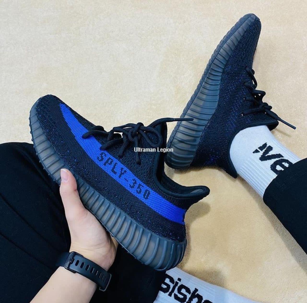 YEEZY - Vue détaillée 11