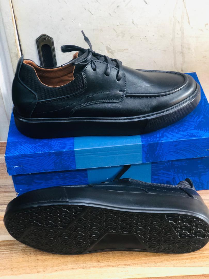 Adidas et mocassins  - Vue détaillée 2