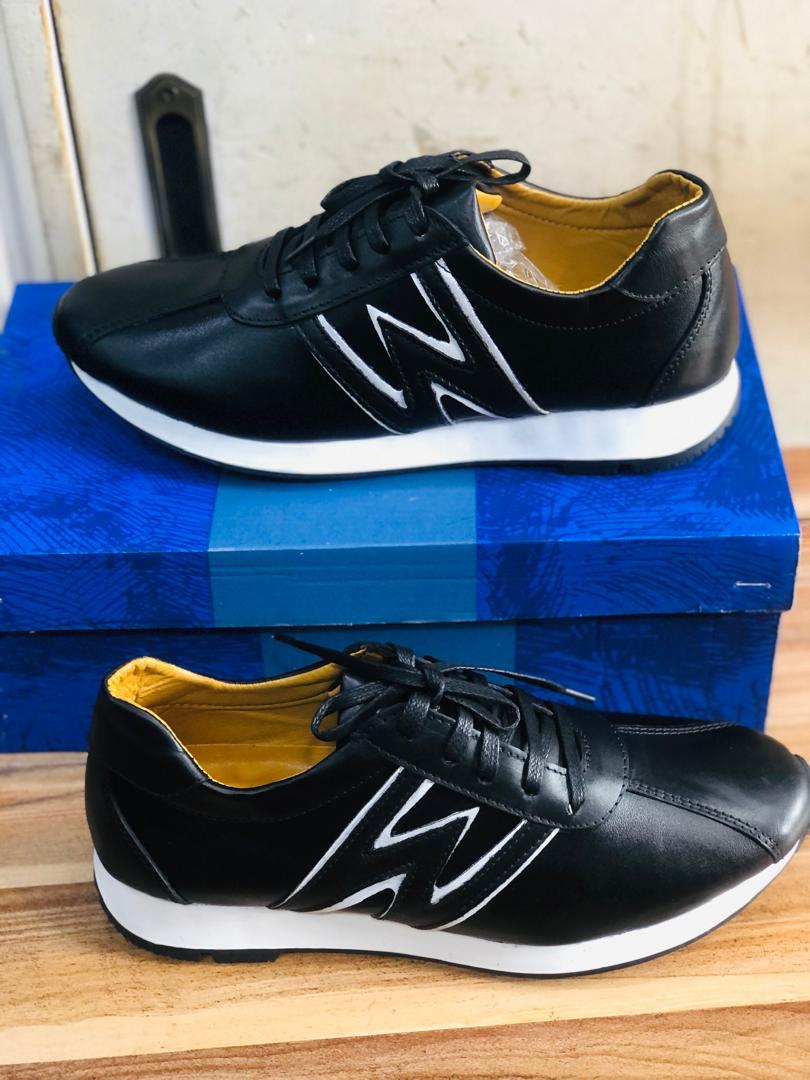 Adidas et mocassins  - Vue détaillée 4