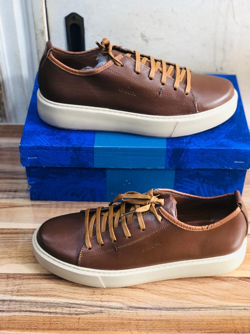 Adidas et mocassins  - Vue détaillée 5