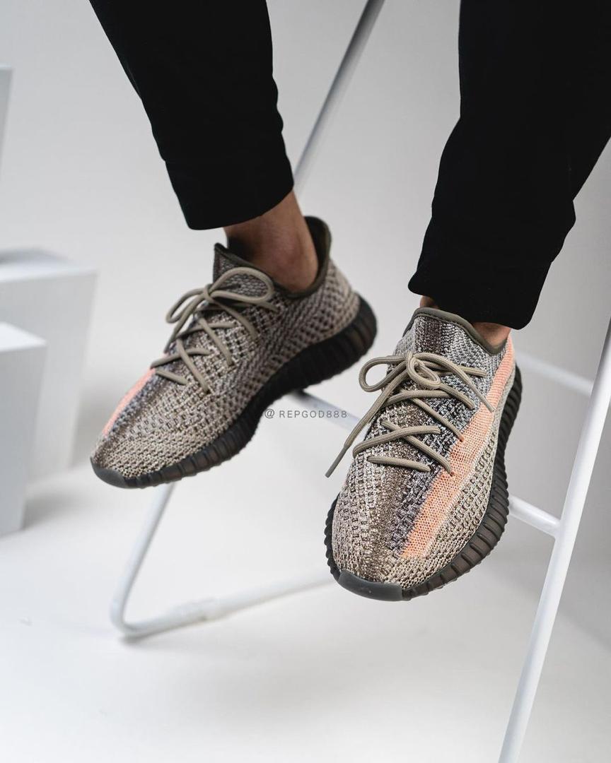 YEEZY - Vue détaillée 9