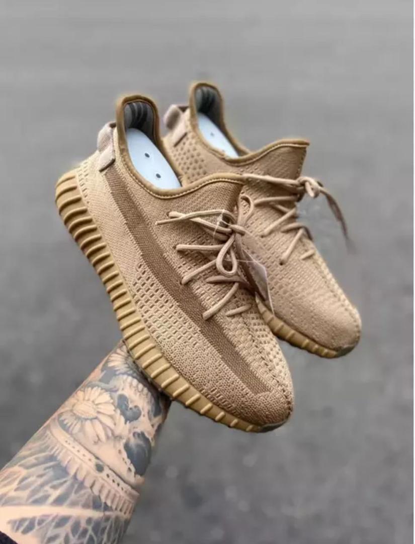 YEEZY - Vue détaillée 10