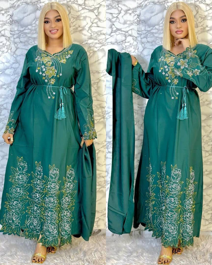 🌟✨ **Découvrez l'élégance intemporelle avec notre robe classique !** ✨🌟 - Vue détaillée 4