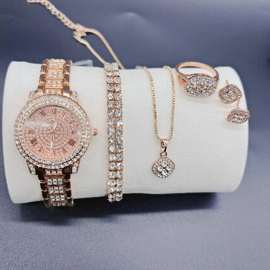 Ensemble de boucle d'oreille et montre - Vue détaillée 2