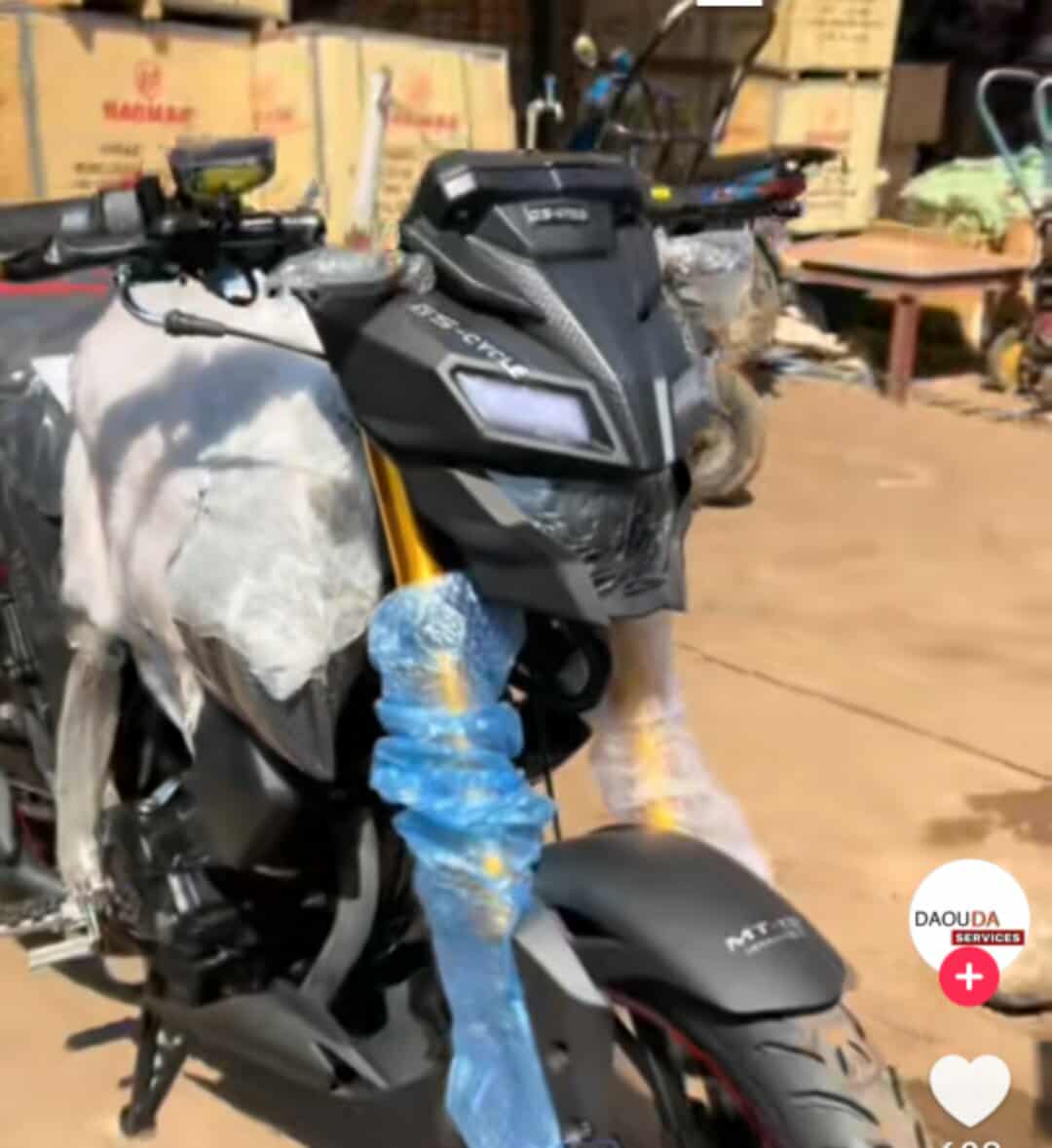 Moto - Vue détaillée 2