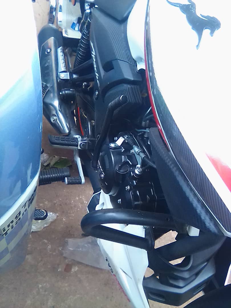 Moto Apache 160 - Vue détaillée 2