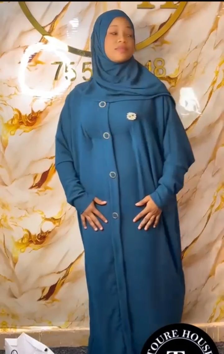 👗 Robe 100% coton avec foulard  📏 Taille : Standard - Vue détaillée 4