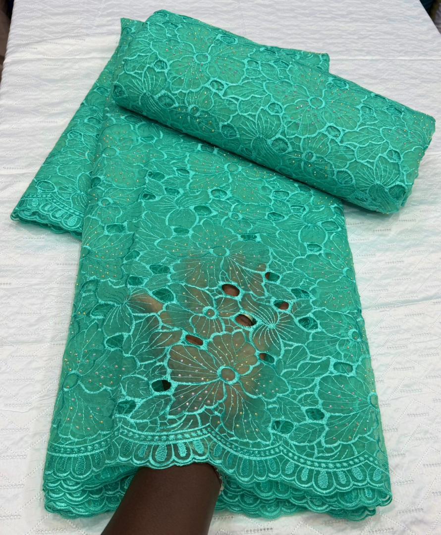 Brodé dupur - Vue détaillée 3