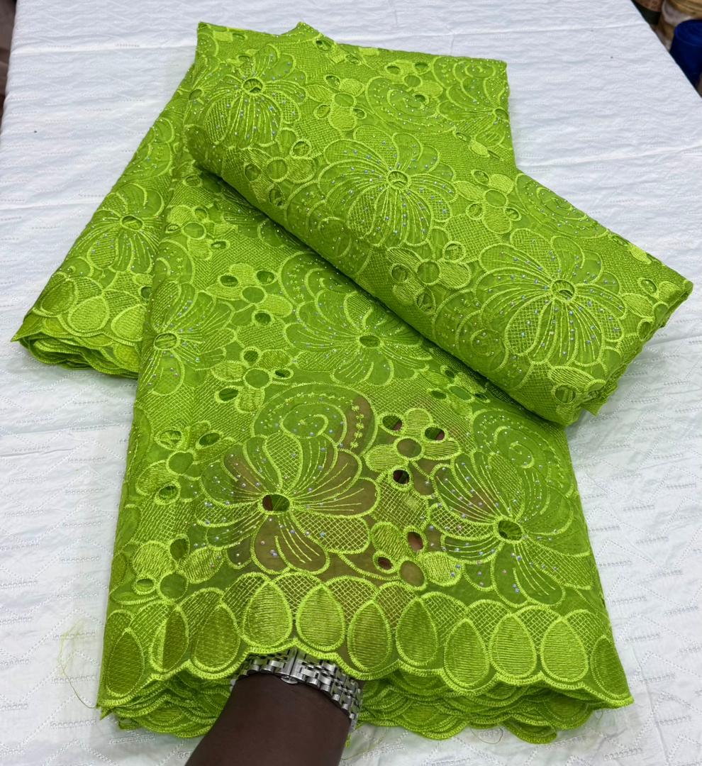 Brodé dupur - Vue détaillée 6