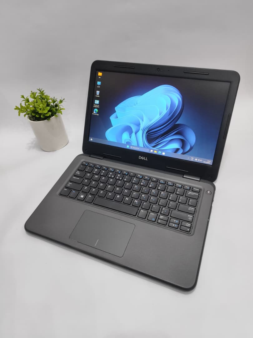 Ordinateur portable _ DELL Latitude 3310 Tactile - Vue détaillée 1